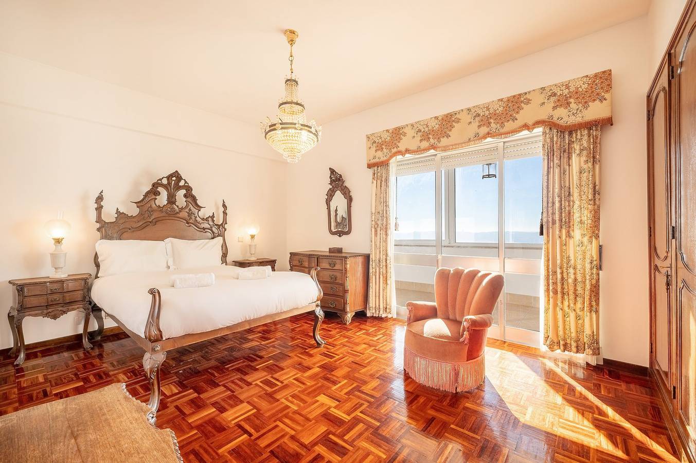 Ganze Wohnung, Ferienwohnung für 6 Personen mit Balkon in Lissabon, Costa de Lisboa