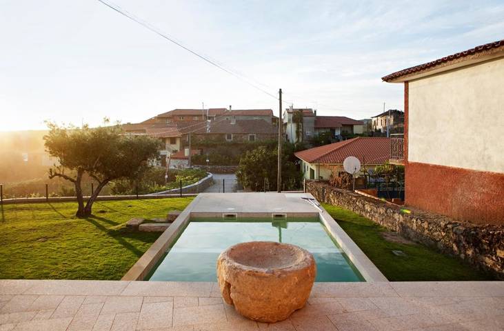 Casa de férias para 8 pessoas, com Terraço e Jardim e ainda Piscina em Município de Mirandela