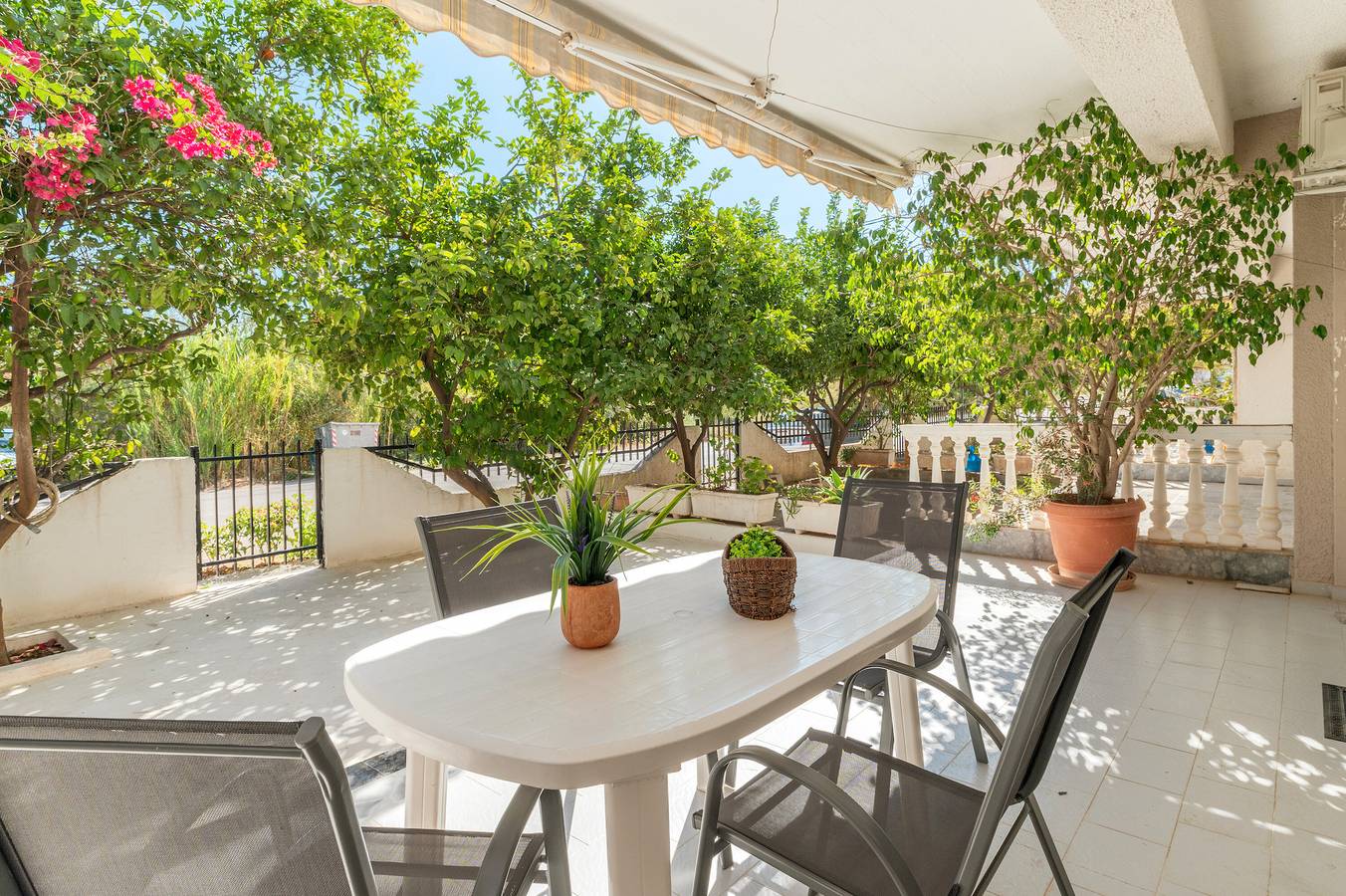 Ganze Wohnung, Apartment 'Astros' mit Balkon in Kynouria