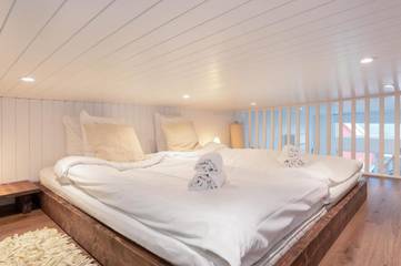 Villa für 11 Personen, mit Garten und Seeblick sowie Ausblick, mit Haustier in Schweden