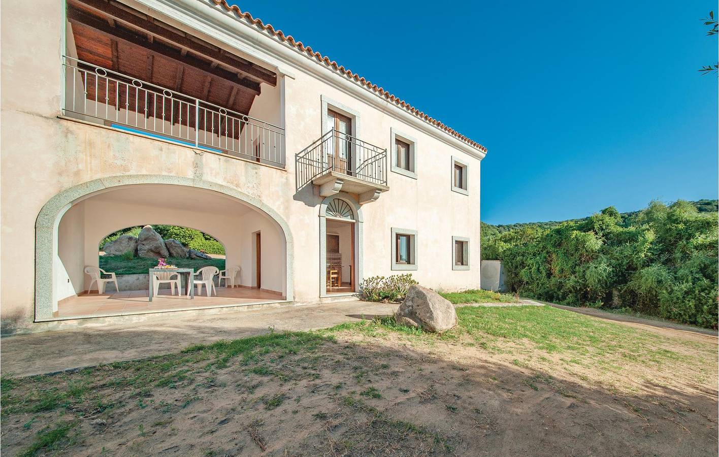 Apartamento vacacional entero, Acogedor apartamento junto a la playa con aparcamiento, cocina y piscina in Badesi, Olbia-Tempio