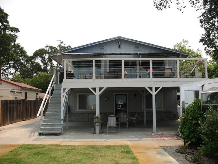 Vacation rental for 8 people, with terrace and yard in Clearlake