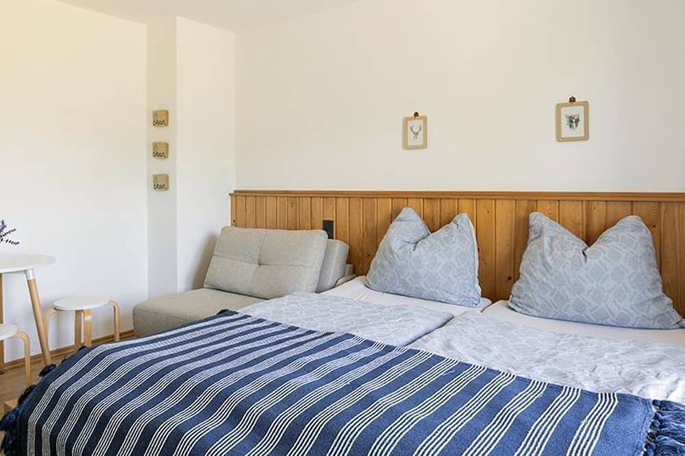 Ganze Wohnung, Doppelzimmer Franzl - Gästehaus Drachennest in Sankt Lorenz, Mondsee & Irrsee