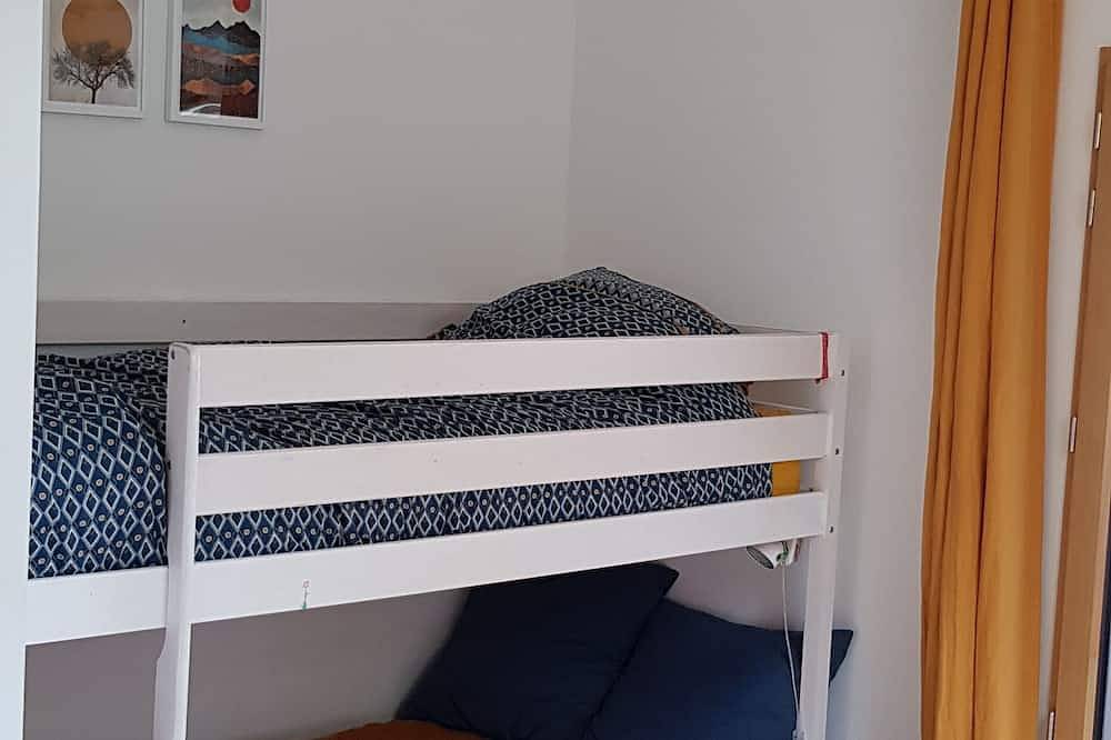 Cabane au coeur de la Forêt des 3 Pignons in Le Vaudoué, Parc naturel régional du Gâtinais français