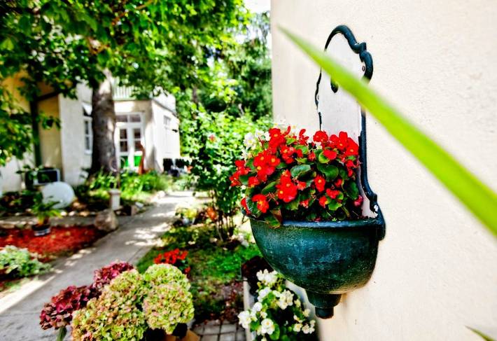 B&B, mit Terrasse und Garten sowie Ausblick in Baden bei Wien