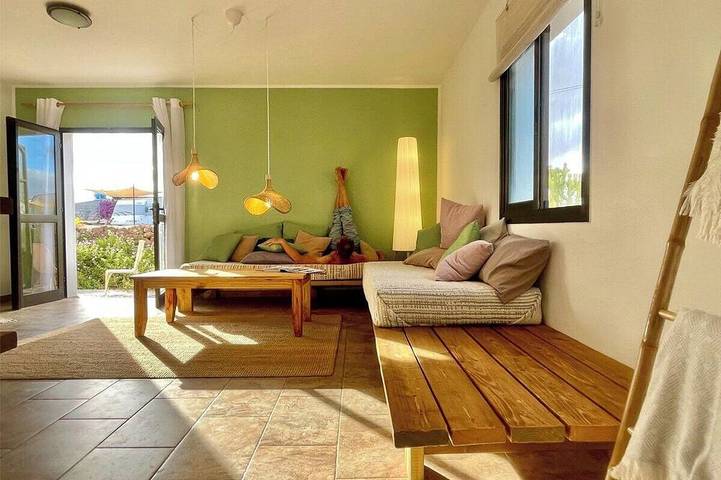 Spacious Apartment in Green Oasis | Casa Cocolores in Villaverde, La Oliva