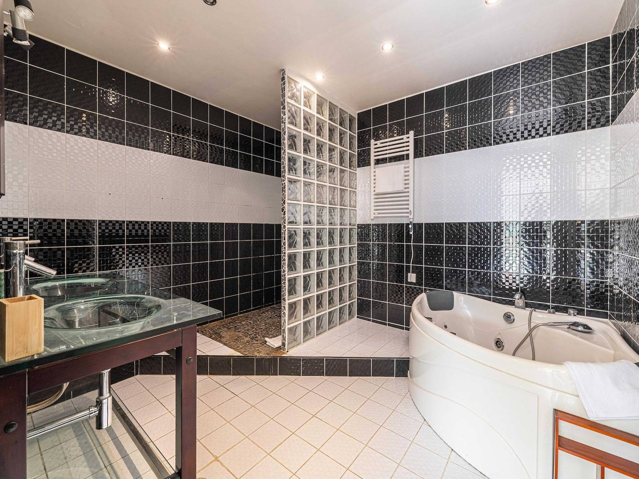 Ganze Wohnung, A/C Haus 4Br/10P mit Pool – 40 Minuten von Cannes in Le Tignet, Cannes und Umgebung