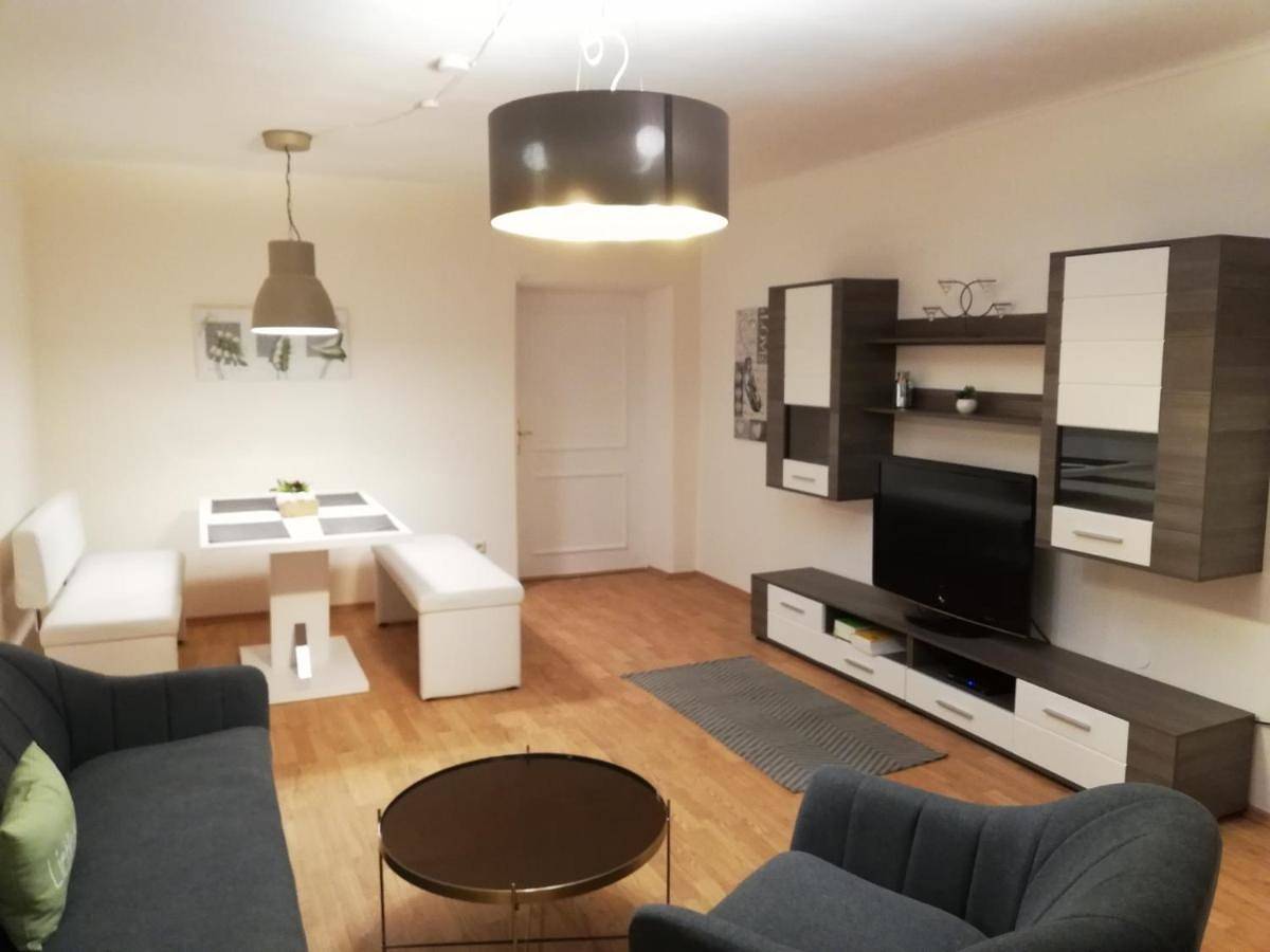 Ganze Wohnung, Two-Bedroom Apartment with Garden View in Feldkirchen in Kärnten, Bezirk Feldkirchen