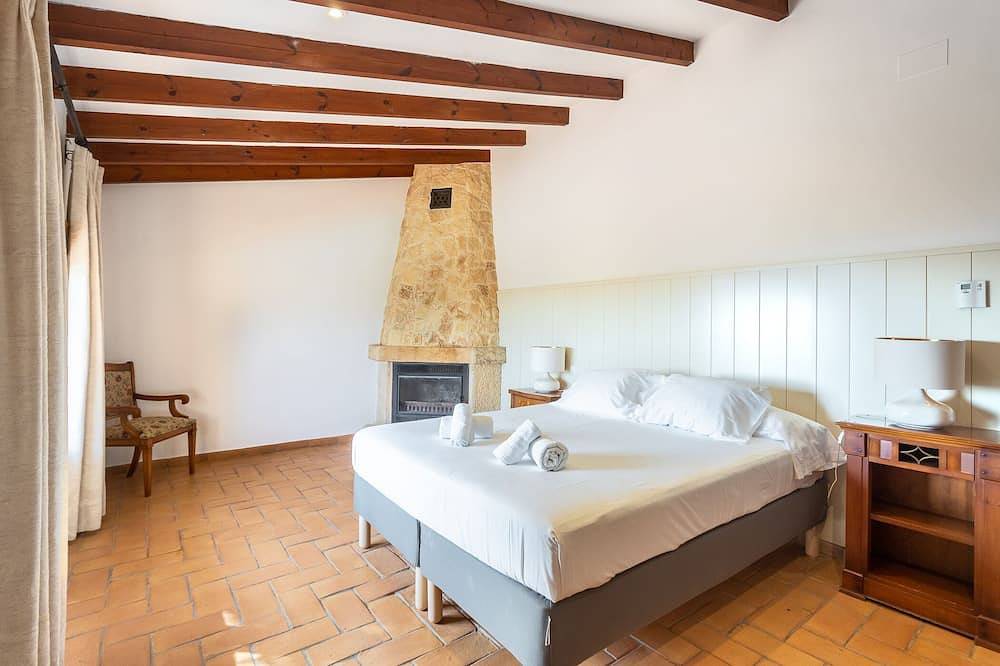 Villa with sea and mountain views in Polop, Costa Blanca