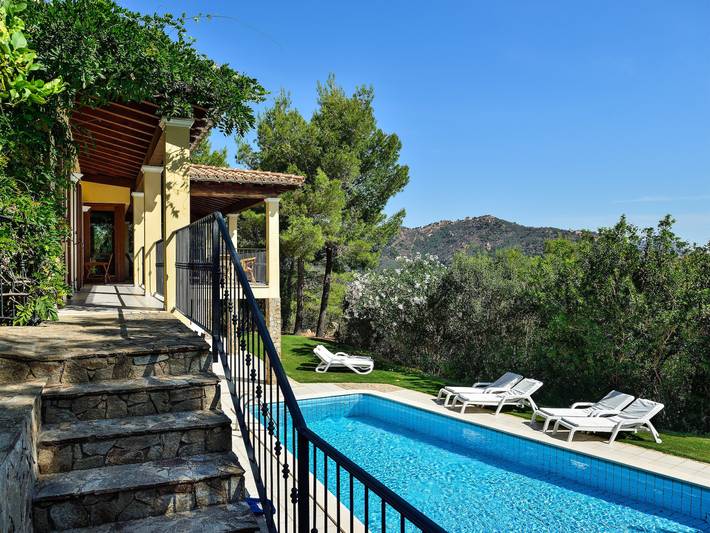 Agriturismo con piscina per 10 persone, con giardino in Sardegna