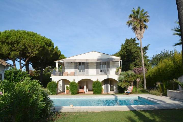 Villa voor 12 personen, with uitzicht and zwembad as well as tuin in Ramatuelle