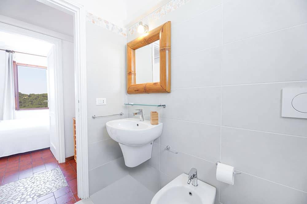 Appartamento intero, Bilocale Pianosa primo piano in Spiaggia Fetovaia, Campo nell'Elba