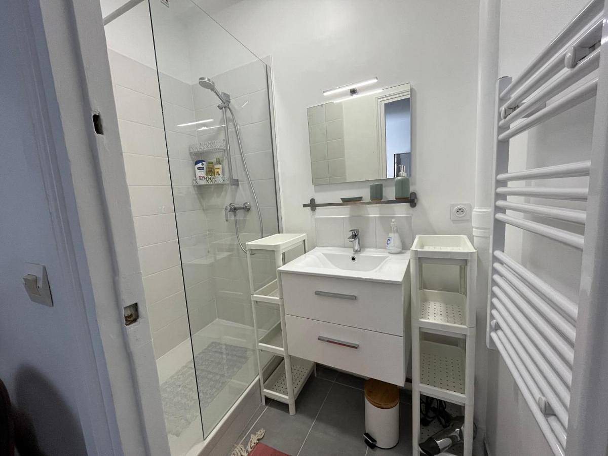 Appartement entier, One-Bedroom Apartment in Fontenay-sous-Bois, Val-de-Marne