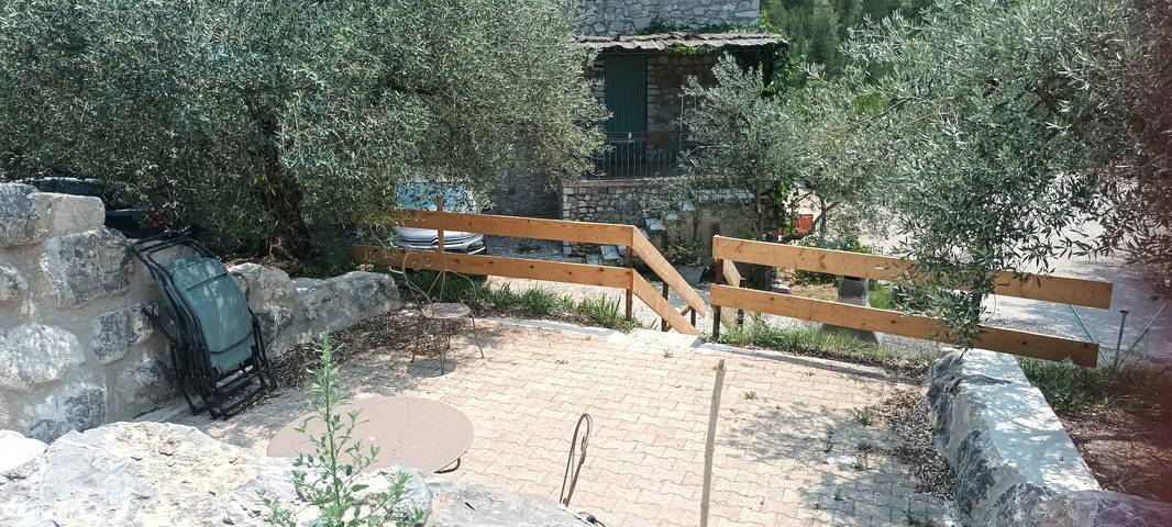 Appartamento intero, Appartamento "Le Chèvrefeuille": vista montagna, Wi-Fi e aria condizionata in Sahune, Nyons e dintorni