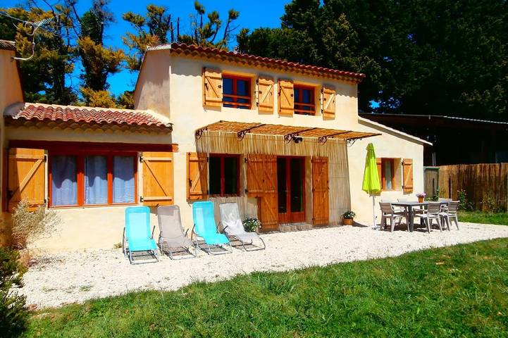 Villa für 6 Personen, mit Garten und Terrasse - 1