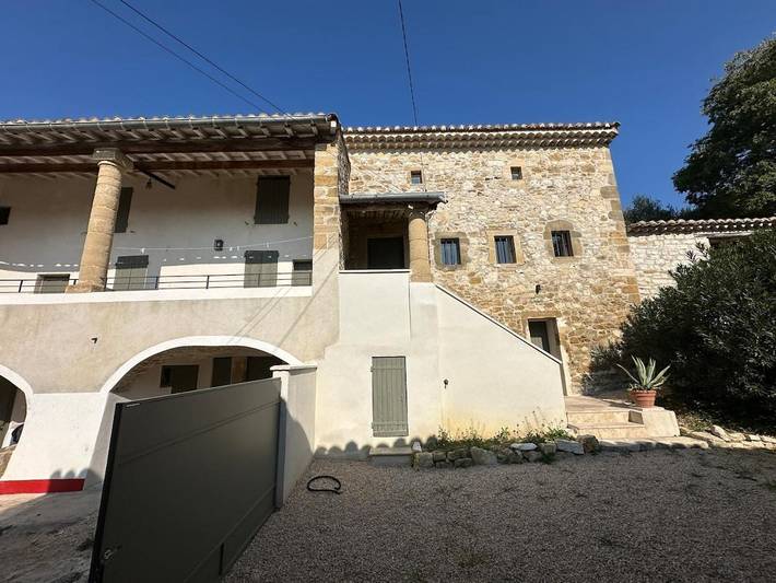 Location de vacances pour 8 personnes, avec jardin et piscine à Collorgues - 3