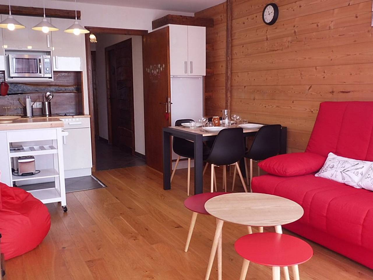 Ganze Wohnung, Gemütliche 2-Zimmer-Wohnung, Skiaufbewahrung, Parkplatz, ideale Lage, bis 6 Personen in Notre-Dame-de-Bellecombe, Albertville und Umgebung