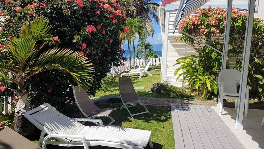 Location de vacances pour 6 personnes, avec vue ainsi que jardin et terrasse dans Anse Mire