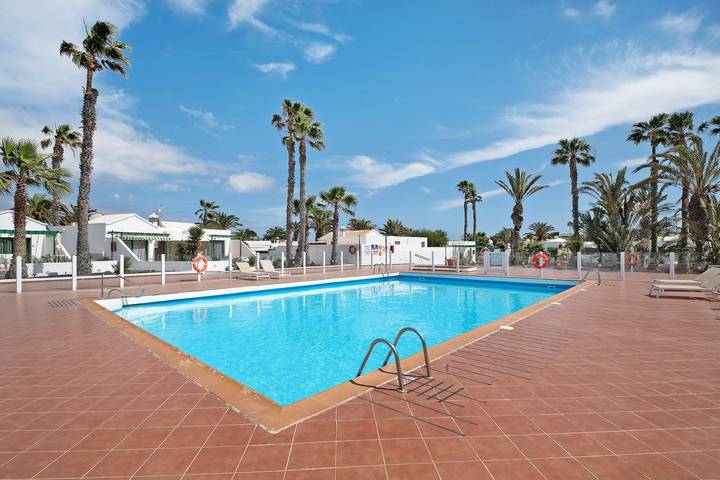 Ganze Wohnung, Ferienwohnung 'Jardin del Sol 26' mit Terrasse, Gemeinschaftspool und Wlan in Playa Blanca, Yaiza