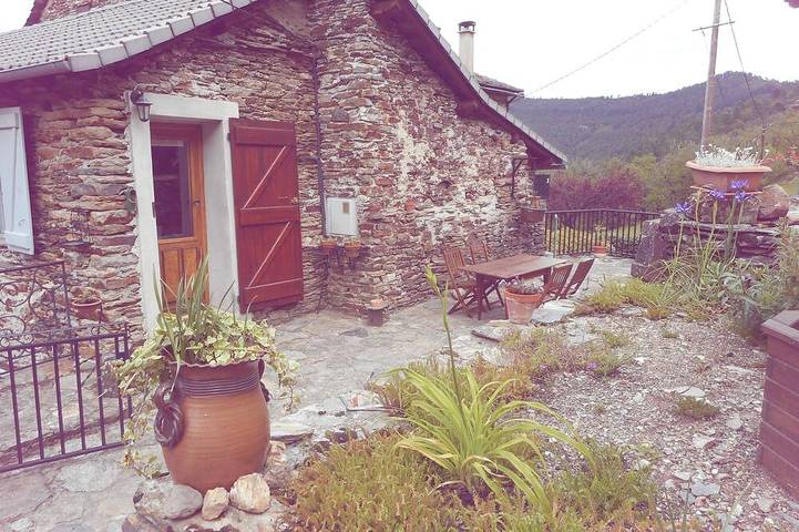 Location de vacances pour 5 personnes, avec terrasse et jardin à Sainte-Croix-Vallée-Française - 4