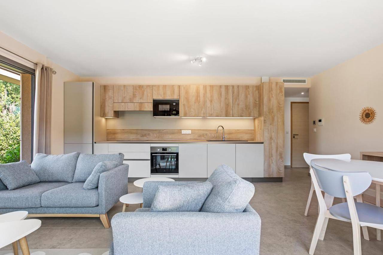 Appartement entier, Two-Bedroom Apartment in Grimaud, Côte méditerranéenne (France)