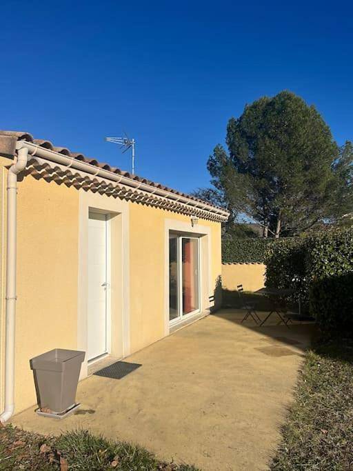 Location de vacances pour 4 personnes, avec terrasse et jardin à Espeluche