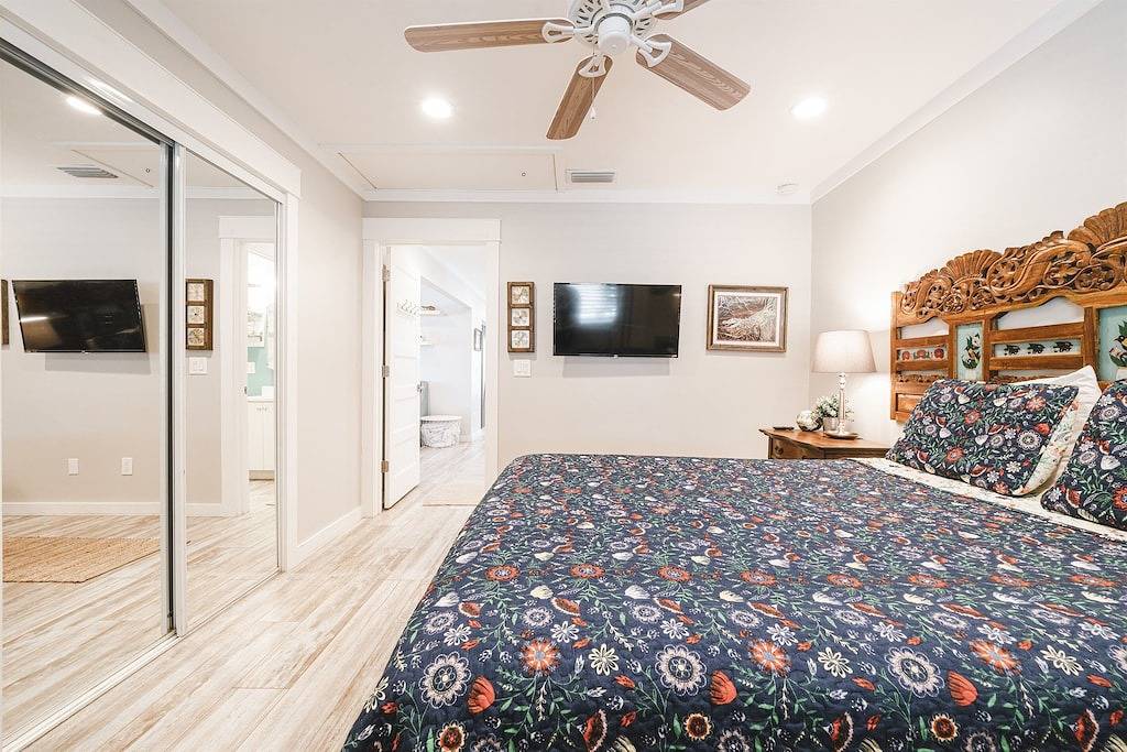 The Coconut Cottage. Hot Tub. Walk To Beach in Vilano Beach, St. Johns County