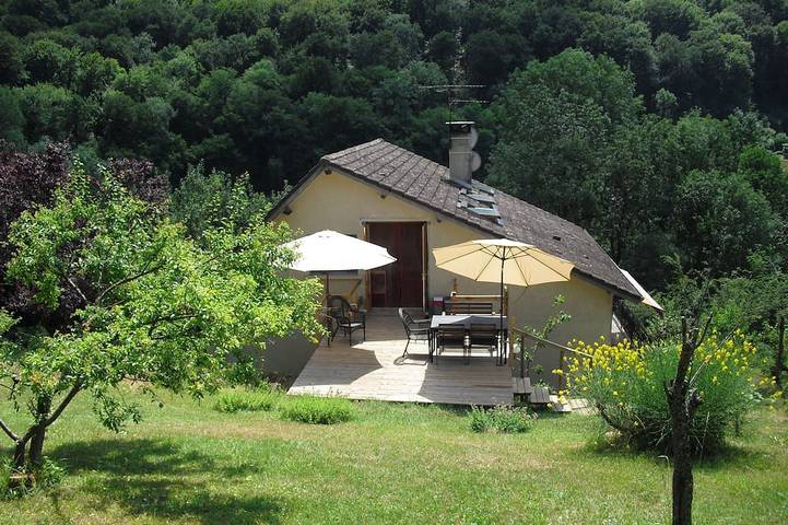 Gîte pour 5 personnes, avec Terrasse et Jardin à Fourbanne