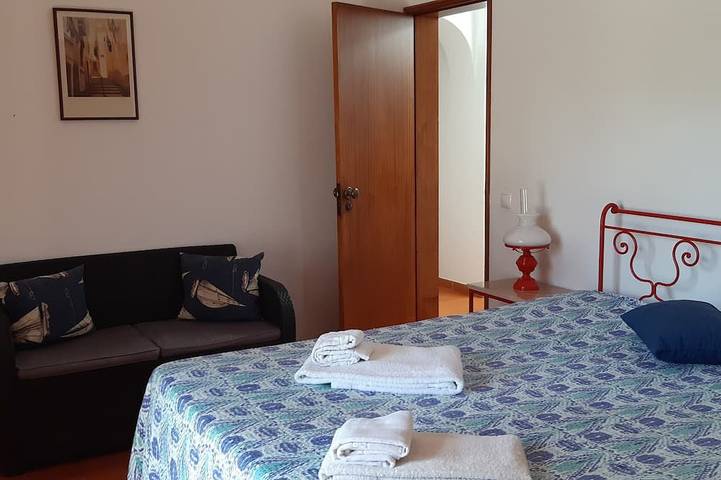 House in a quiet area with private pool and beautiful garden in Albufeira e Olhos de Água, District de Faro