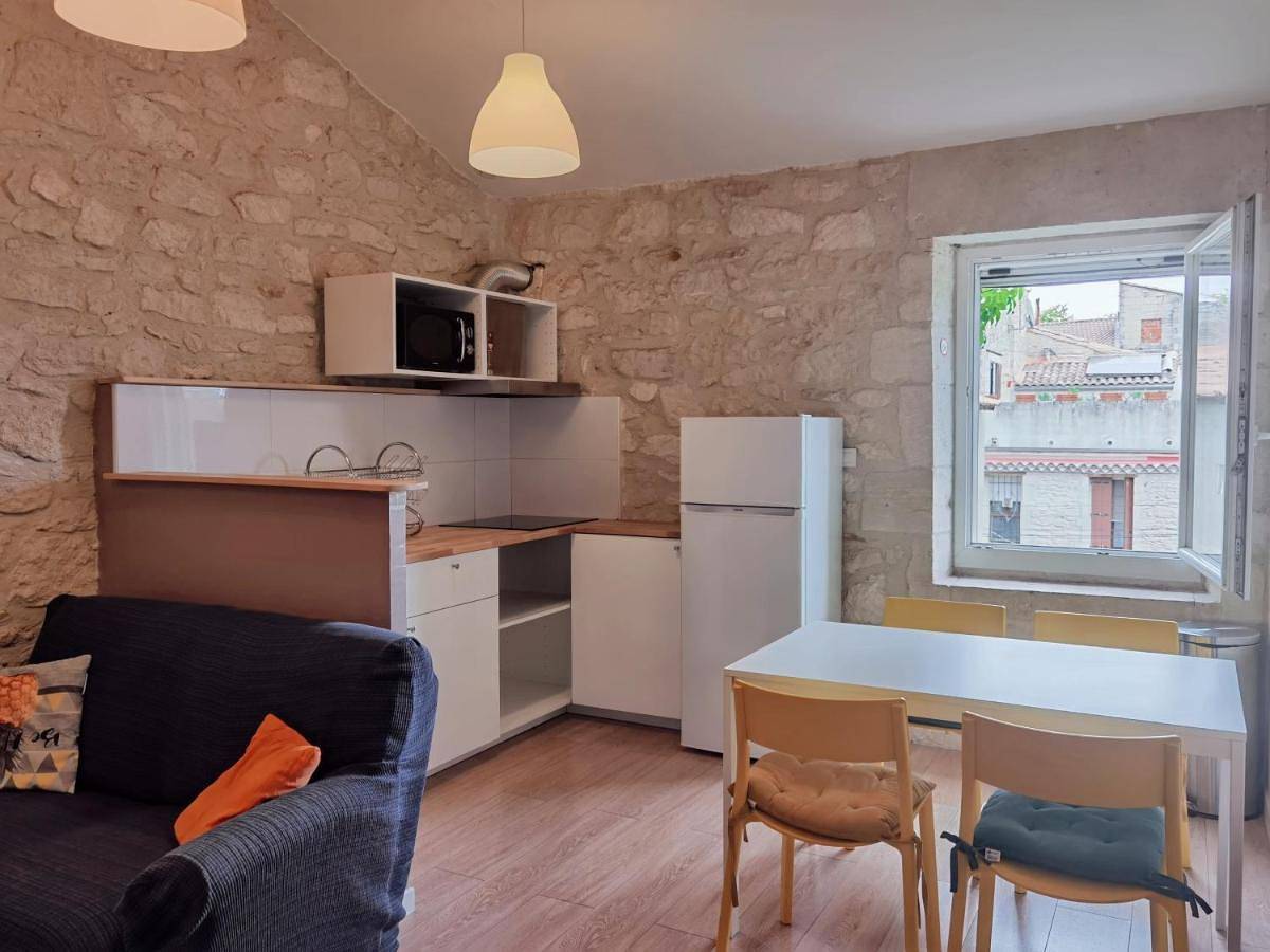 Studio in Beaucaire, Région de Nîmes
