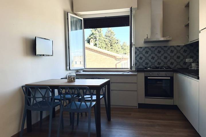 Ferienwohnung für 3 Personen, mit Balkon/Terrasse und Garten in Sirolo