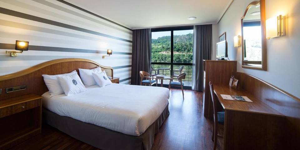 Hotel para 2 personas, con jardín además de jacuzzi y sauna en Galicia - 3