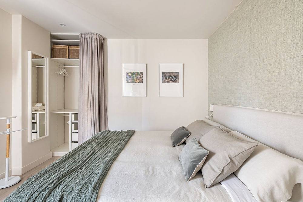 Entire apartment, Nordic style apartment near Plaza España in Hospitalet de Llobregat, l'Hospitalet de Llobregat