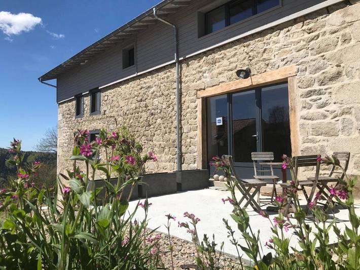 Maison d’hôte pour 5 personnes, avec Terrasse ainsi que Jardin et Vue dans Parc Naturel Régional Livradois-Forez - 3