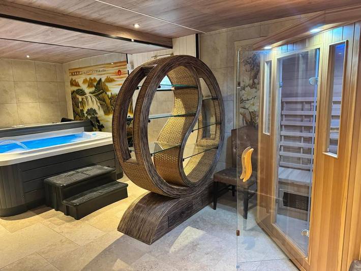 Location de vacances pour 2 personnes, avec Jacuzzi ainsi que Terrasse et Sauna à Cosqueville