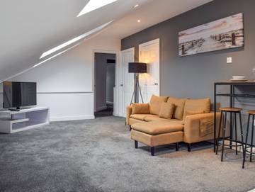 Holiday Rental for 5 People in Huddersfield, West Yorkshire, Photo 2