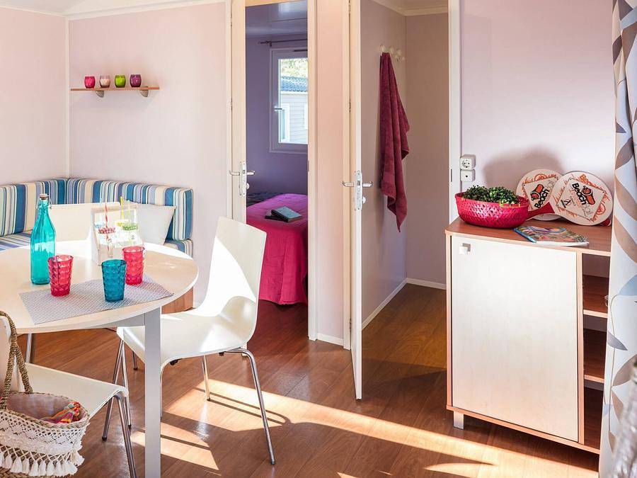 Yelloh! Village Camping La Rive  - Mobilhome 6 personas - Mobil-home | Confort | 2 Dormitorios | 4/6 Pers. | Terraza elevada descubierta | Aire acondicionado. in Biscarrosse, Côte d’Argent