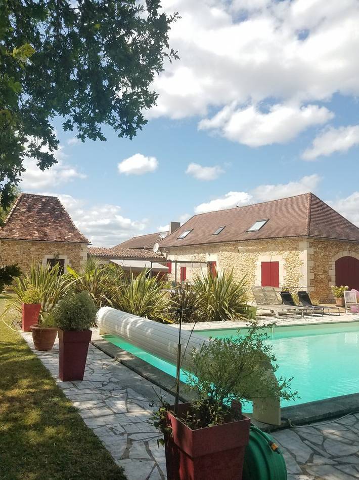 Gîte pour 7 personnes, avec terrasse ainsi que jardin et piscine - 1