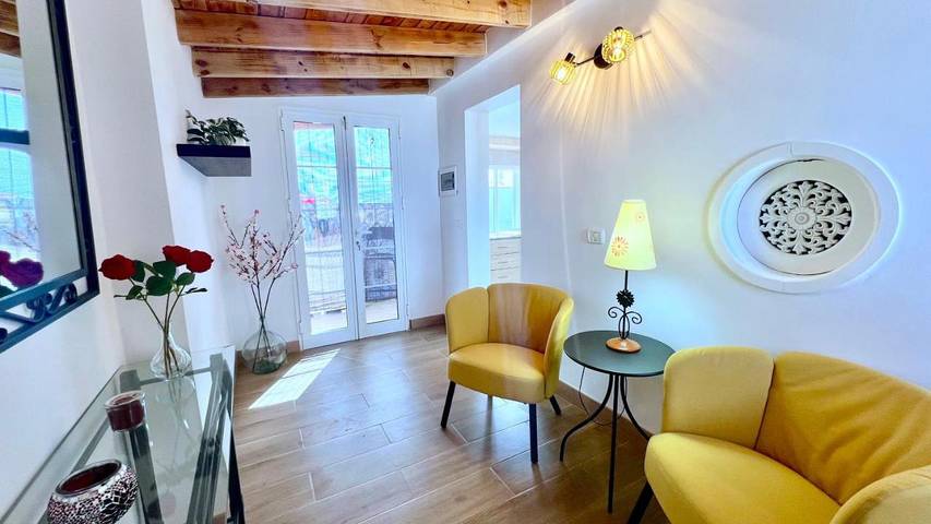 Gîte pour 2 personnes, avec jardin ainsi que vue et piscine dans Los Menores - 2