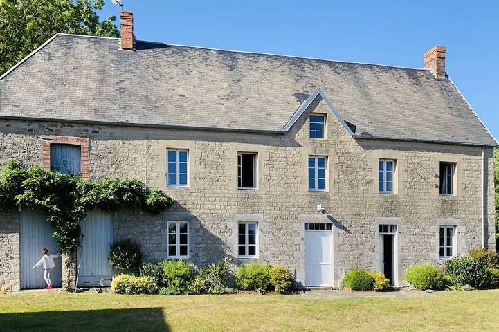 Gîte pour 12 personnes, avec jardin à Quettreville-sur-Sienne