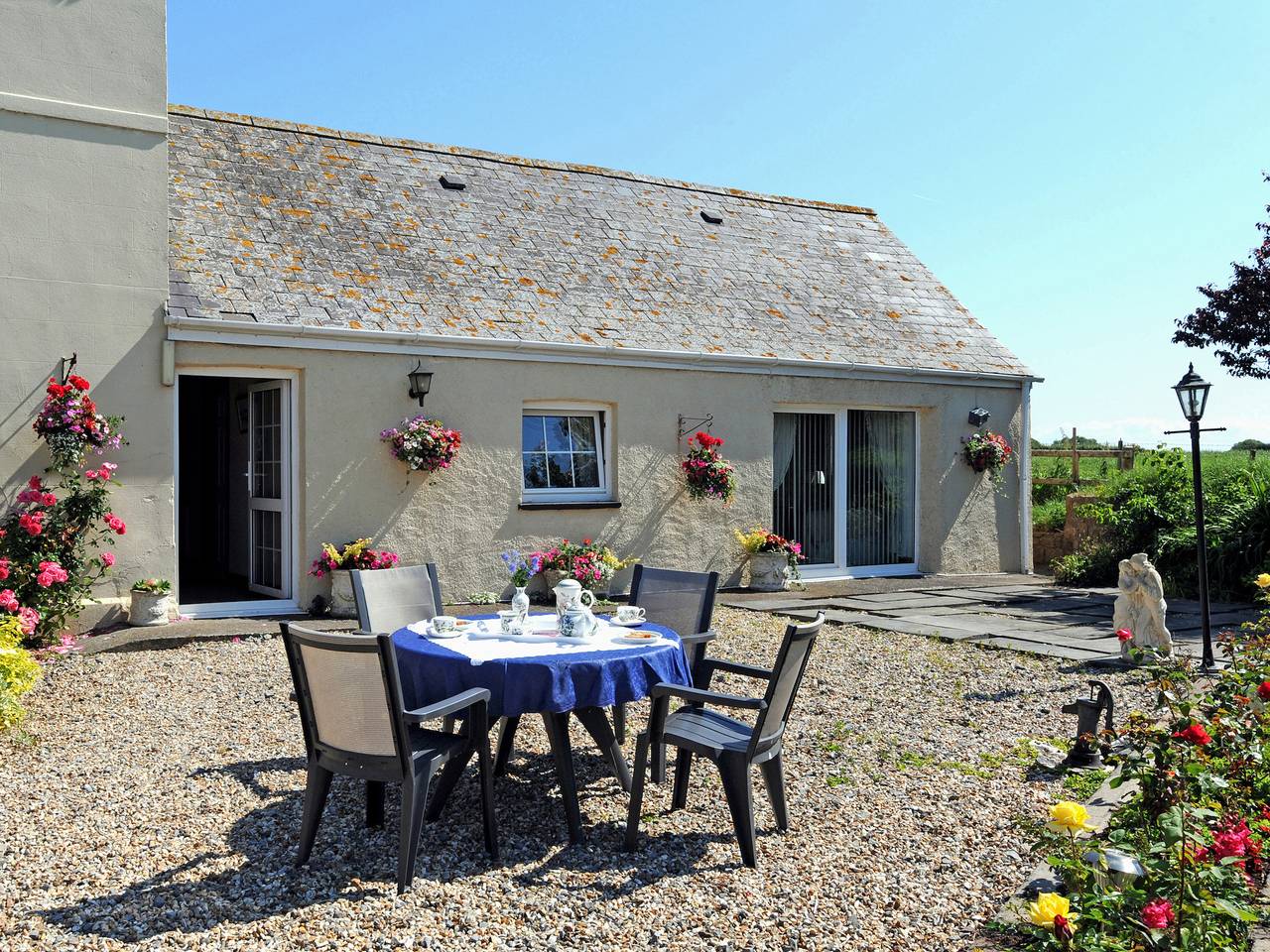 Holiday Rental for 4 People in Pembrokeshire, South-Wales
