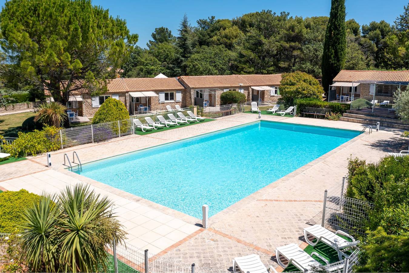 Logement avec terrasse en Provence in La Roque-sur-Pernes, Vaucluse