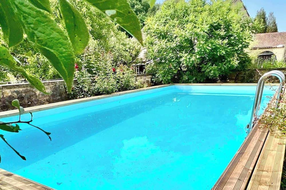 Auberge charmante, 14 pers, piscine et jacuzzi in Calès, Périgord Pourpre