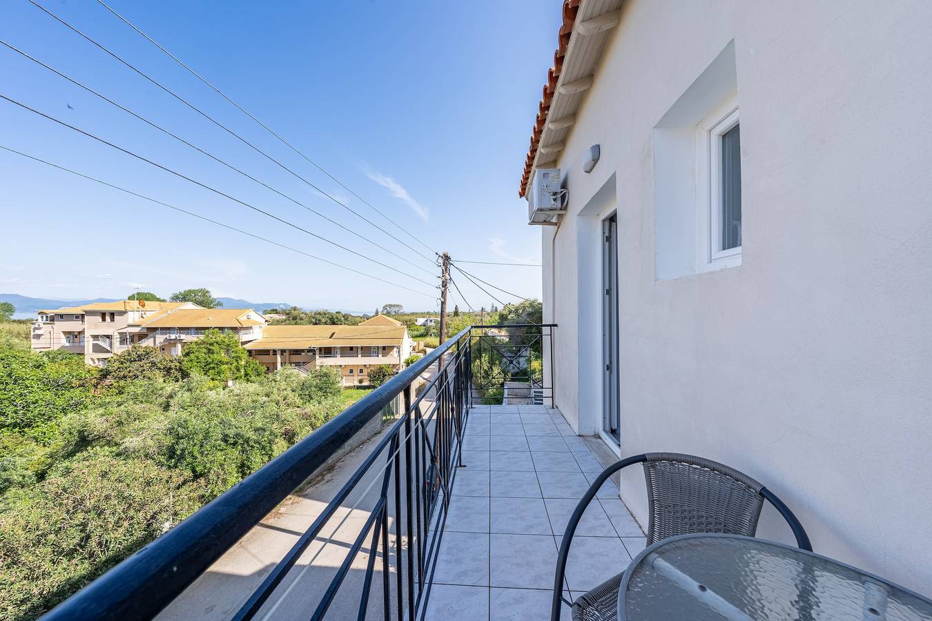 Ganzes Studio, Einzimmerapartment '8 Standard' mit gemeinsamer Terrasse, Wi-Fi und Klimaanlage in Kavos, Korfu