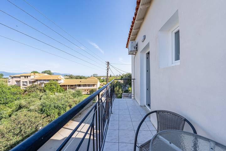 Apartamento para 2 personas, con jardín y balcón en Corfú