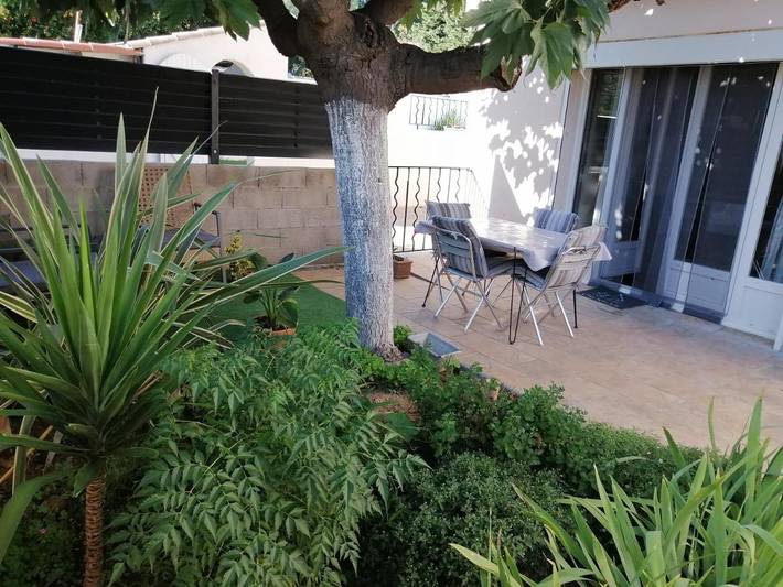 Gîte pour 2 personnes, avec jardin et piscine à Valros - 2