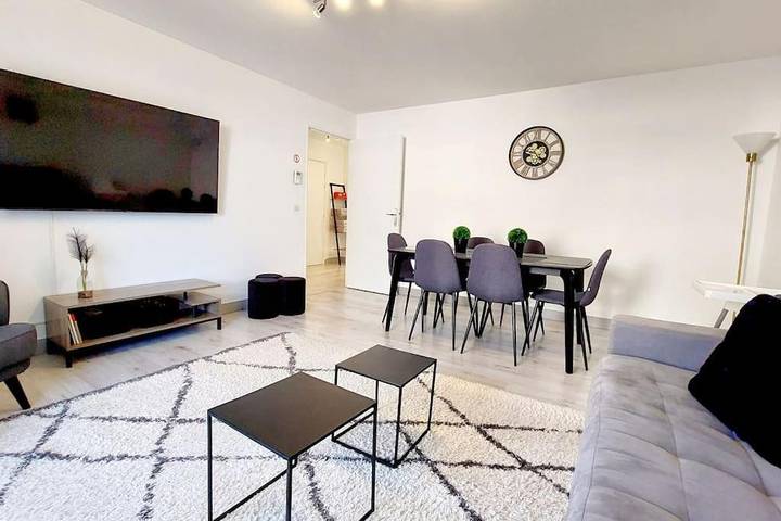 Gîte pour 6 personnes, avec Balcon à Cergy