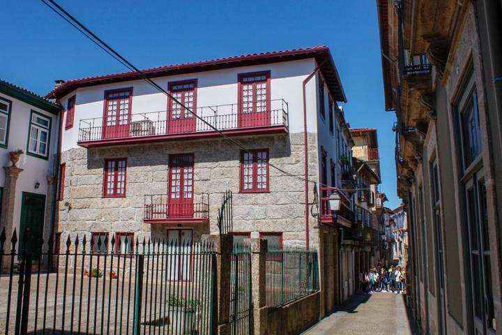 Apartamento de férias para 4 pessoas, com vista e varanda em Guimarães