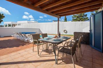 Villa for 6 People in Playa Blanca, Yaiza, Photo 3