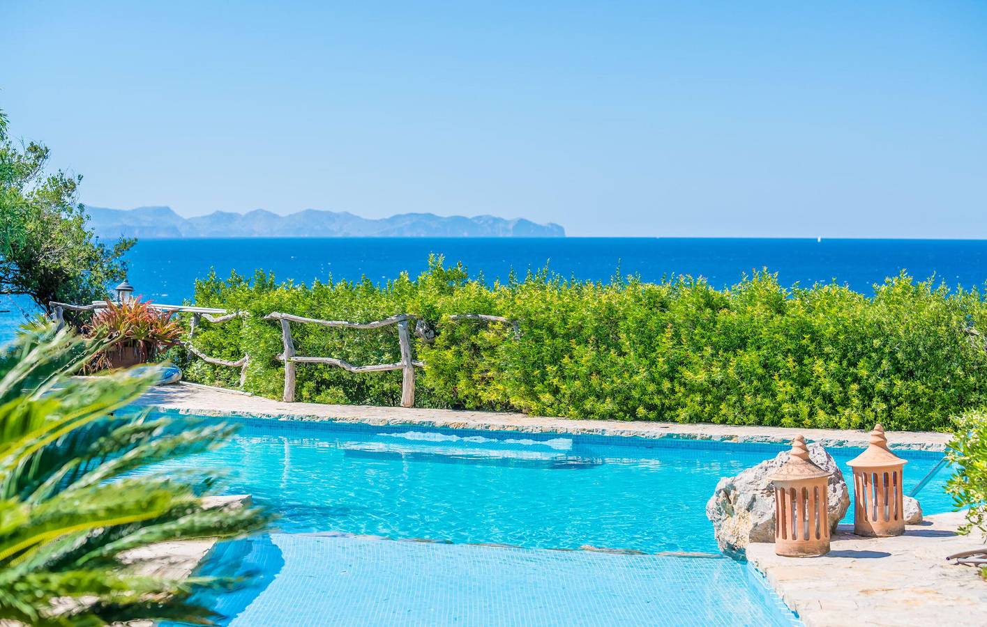 Rückzugsort mit Meerblick, Pool und Terrasse, 2,5 km zum Strand in Colònia de Sant Pere, Artà